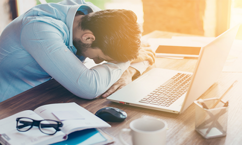 Entenda como o sono afeta sua produtividade no trabalho